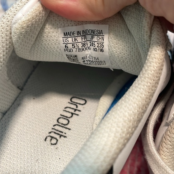 Adidas Superstar White with Black Stripes - Picture 6 of 7